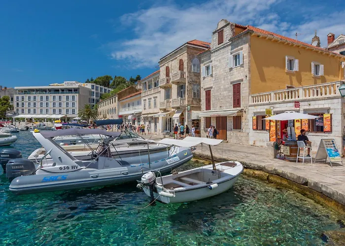 Riva Lavanda Hvar, Old Town アパート