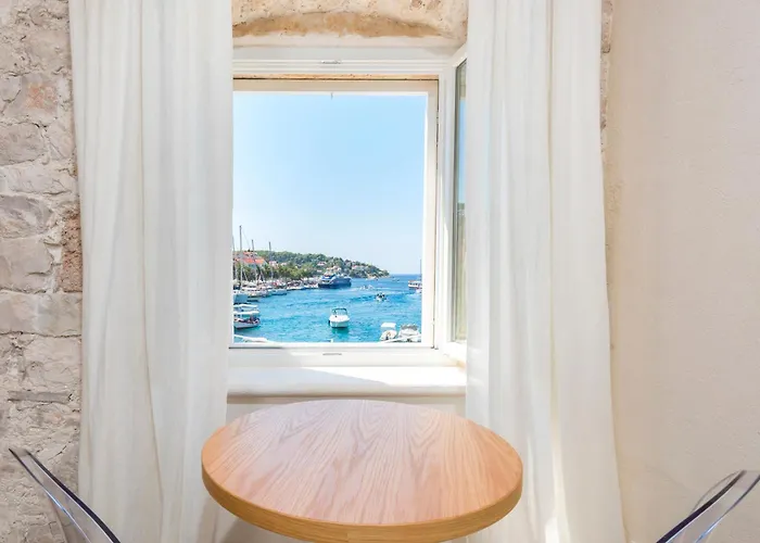 Riva Lavanda Hvar, Old Town アパート