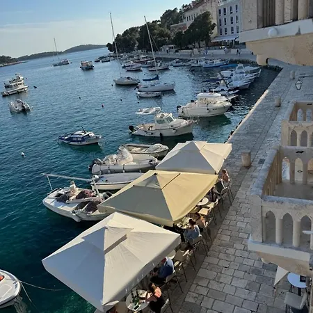 Riva Lavanda Hvar, Old Town