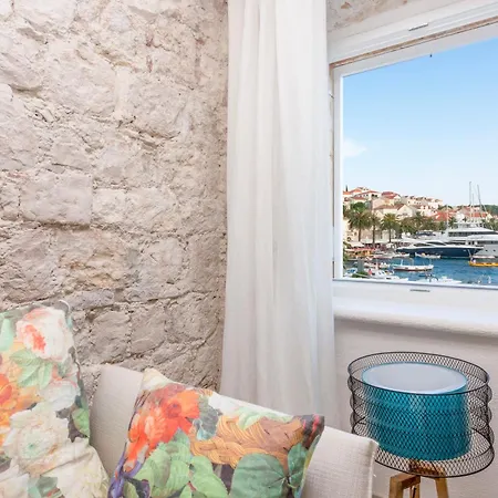 Riva Lavanda Hvar, Old Town * Χβαρ